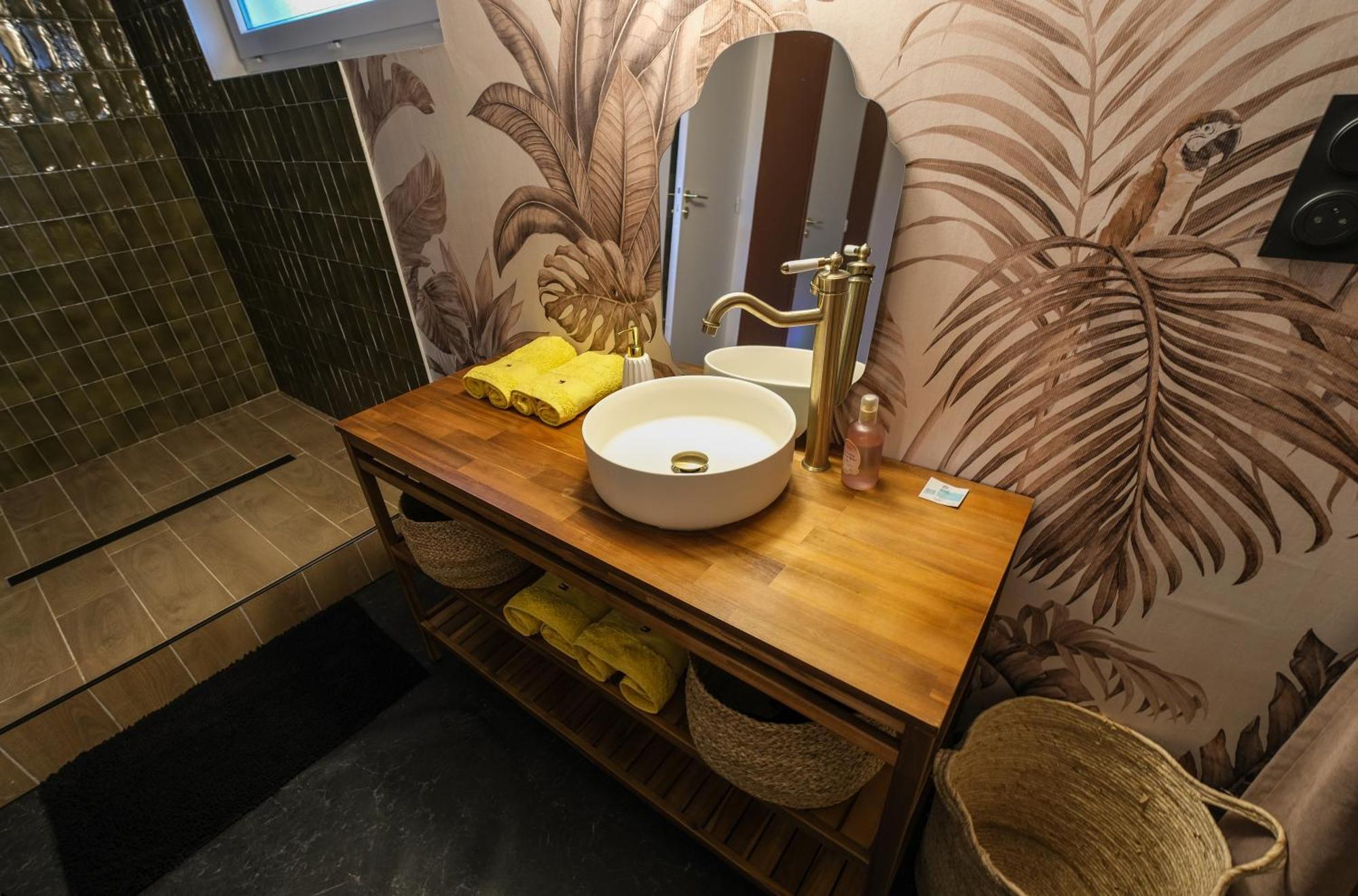 Maison Eliste - Love Gite Chic Avec Jacuzzi Interieur ลา กาซิลยี ภายนอก รูปภาพ